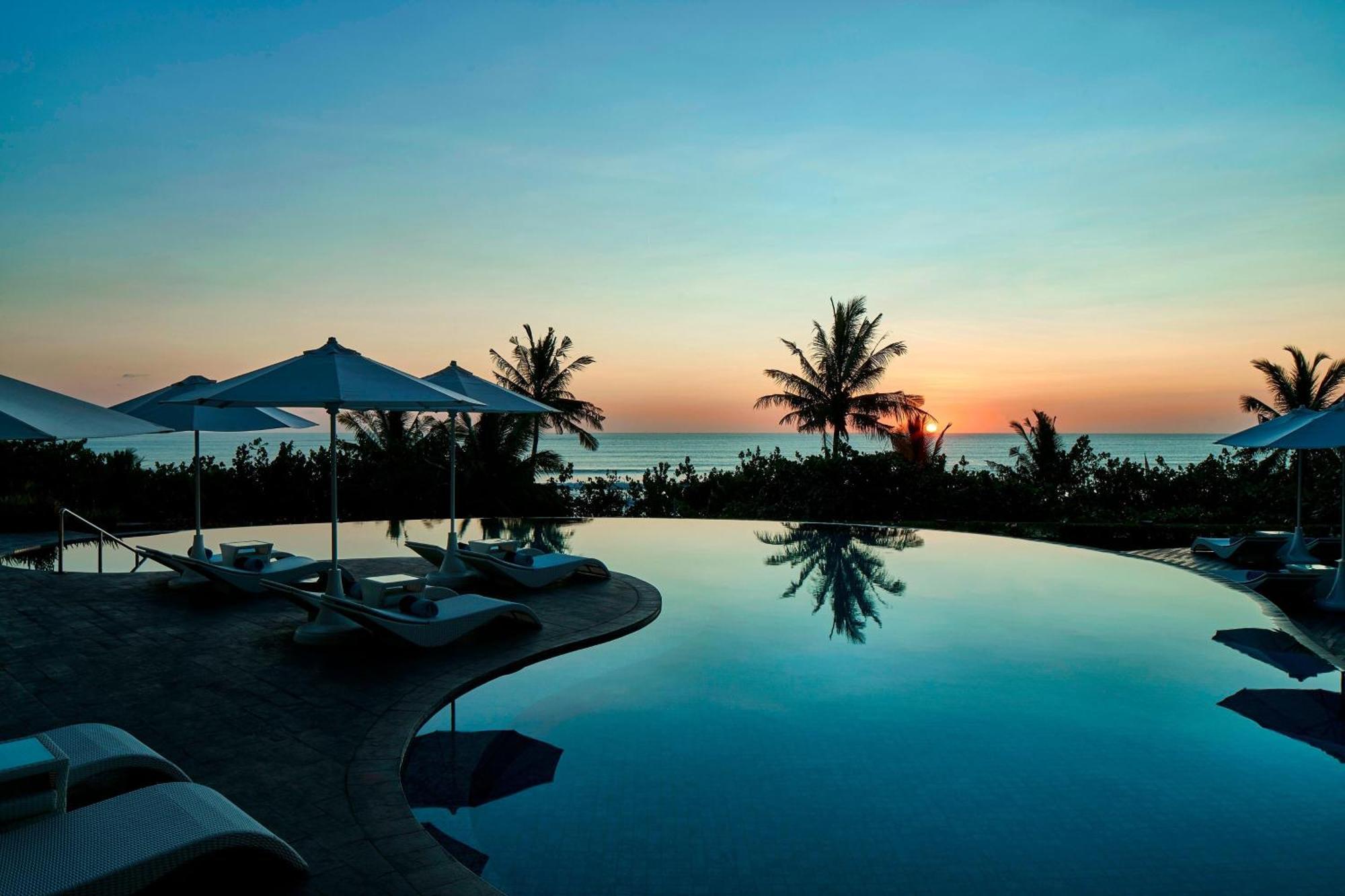 Sheraton Bali Kuta Resort Exterior photo