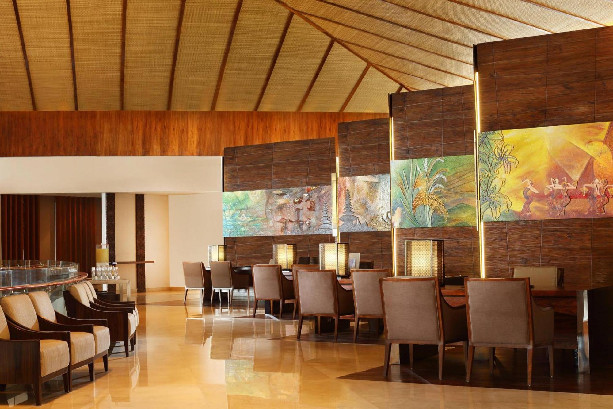 Sheraton Bali Kuta Resort Exterior photo