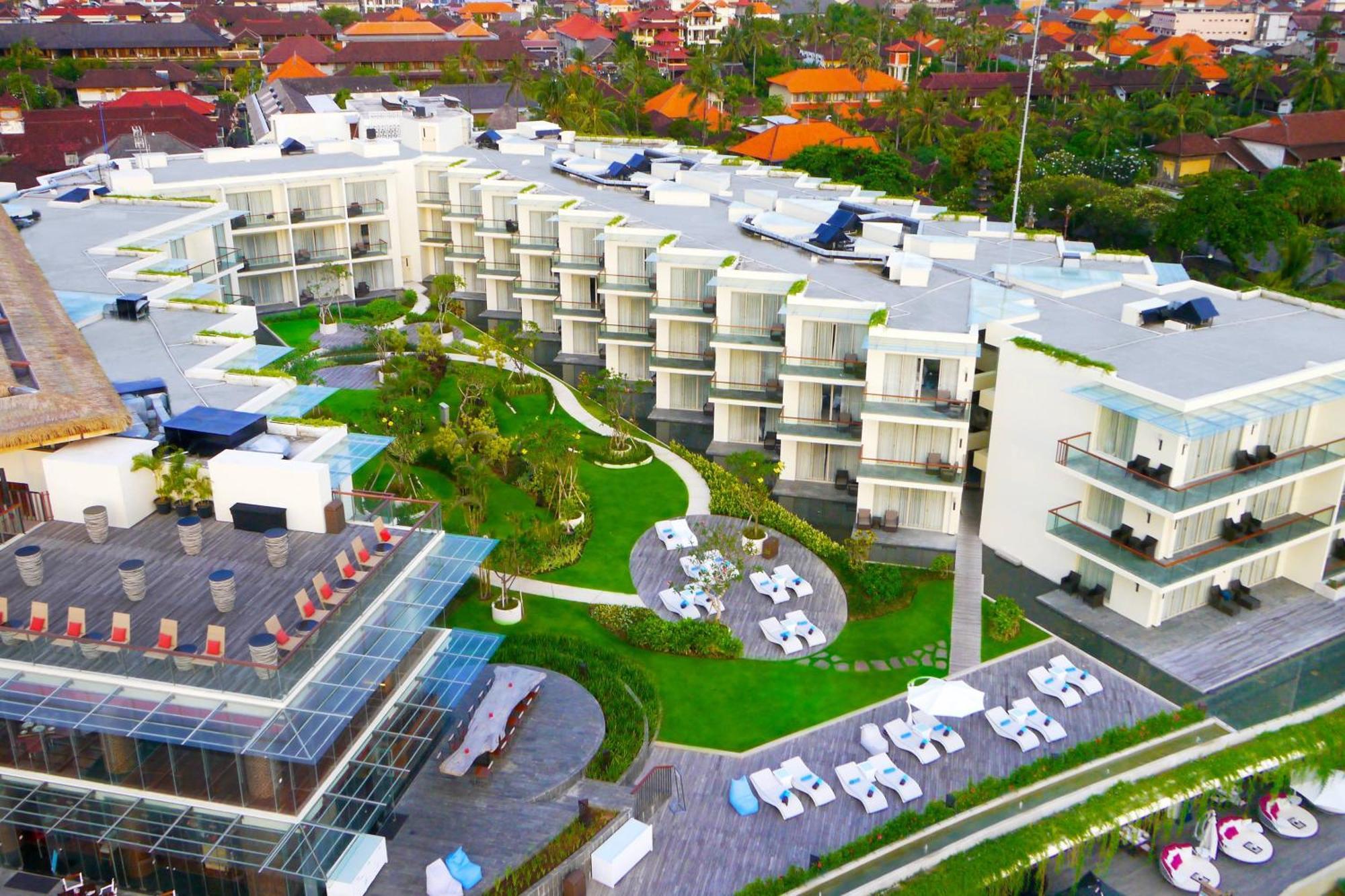 Sheraton Bali Kuta Resort Exterior photo