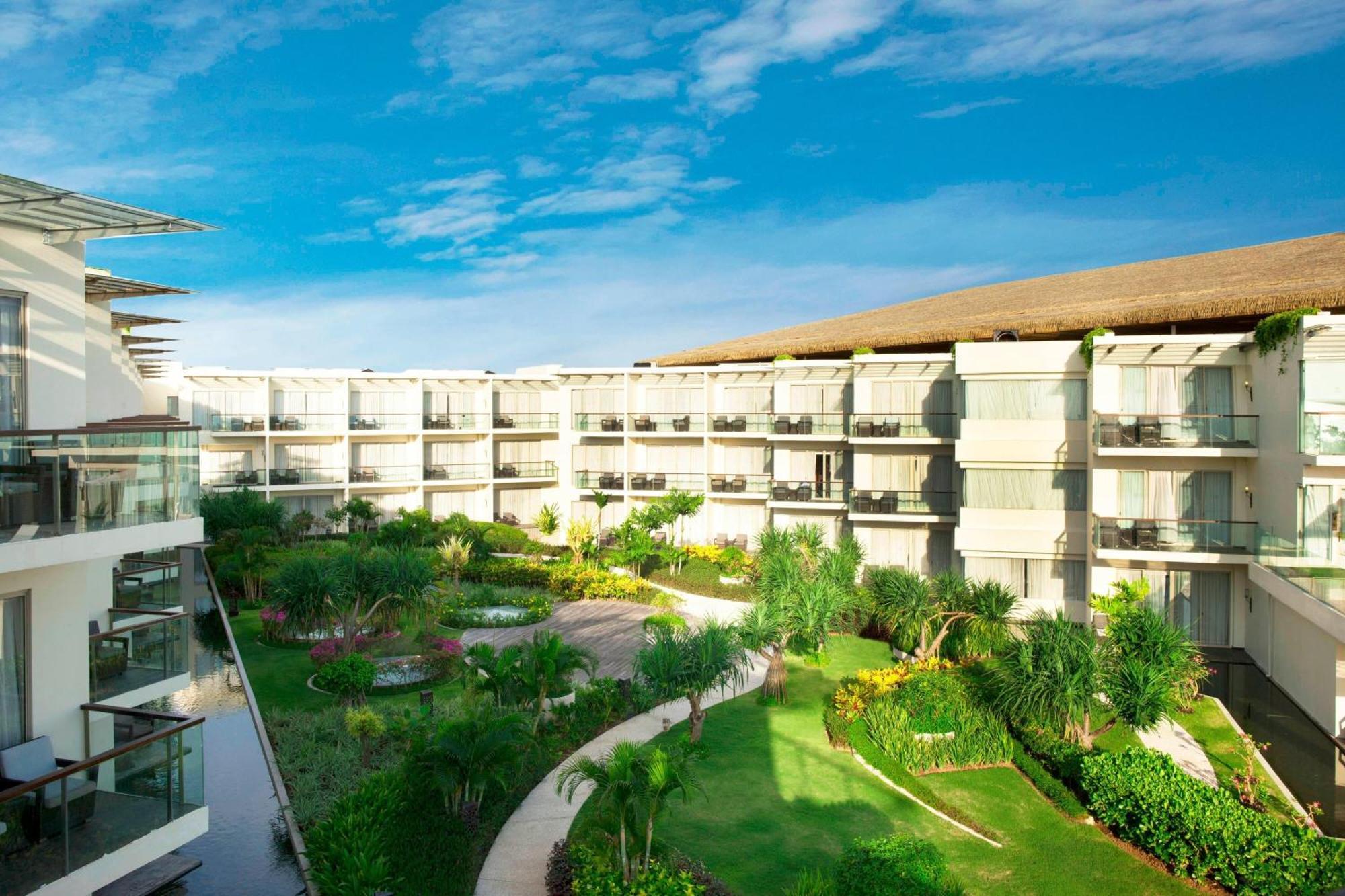 Sheraton Bali Kuta Resort Exterior photo